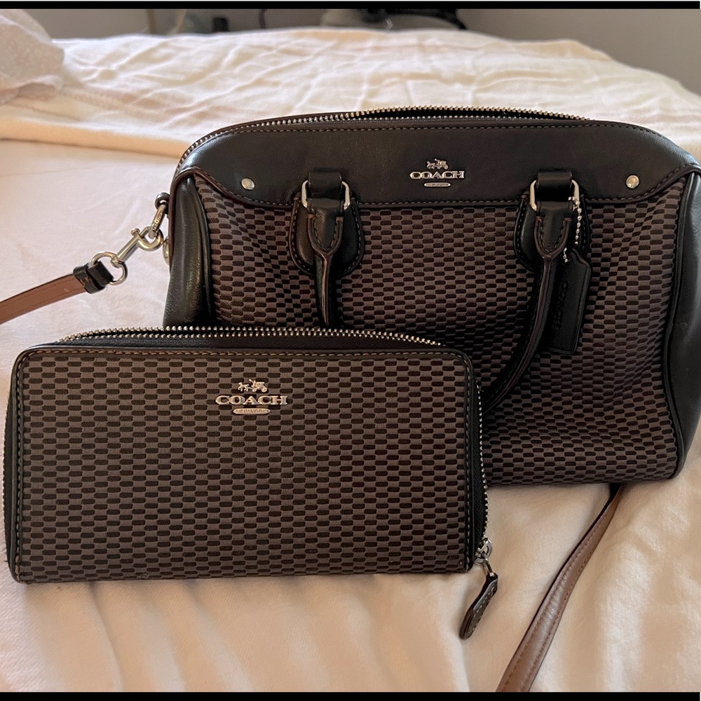 Coach purse and wallet